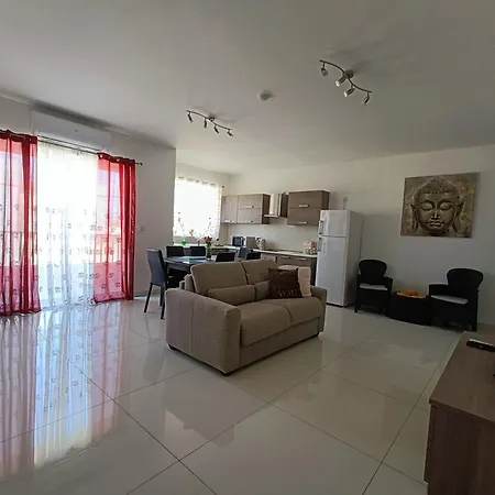 Crescent Court F