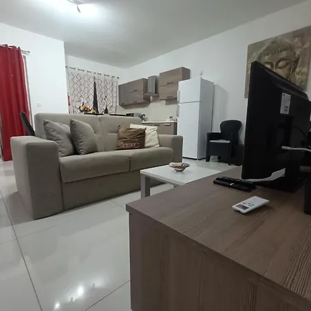 Crescent Court F *