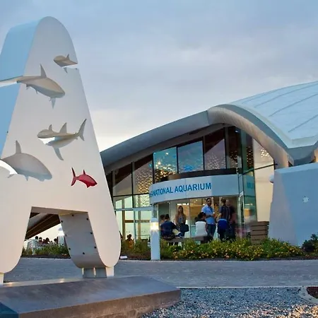 Crescent Court F Apartman *