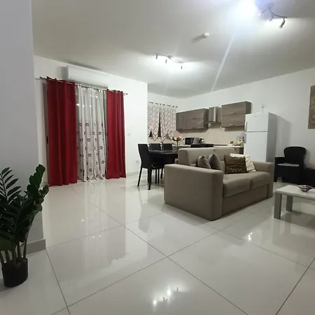 Crescent Court F